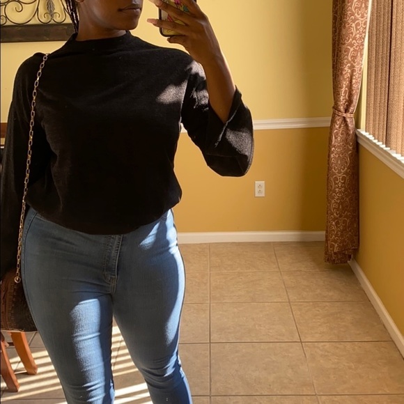 Black Casual Lightweight Knit Sweater - Picture 6 of 8